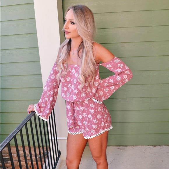 Floral Off The Shoulder Romper - Picture 2 of 4